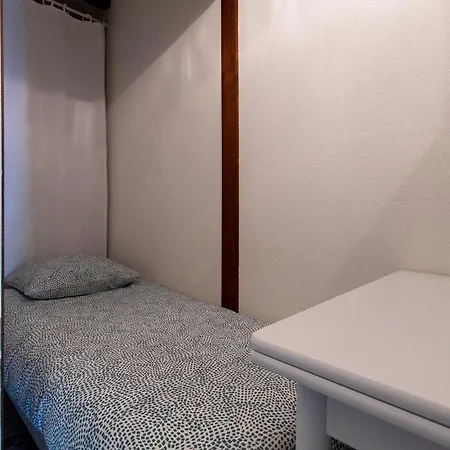 Spacieux Cabine-parking Gratuit-clim-proche Centre & Mer-vue Port Lgm דירה *